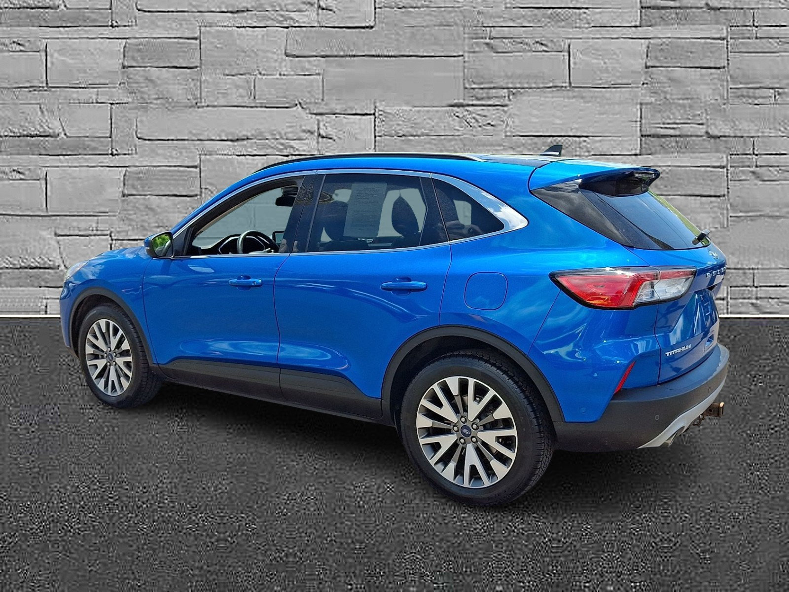 Certified 2020 Ford Escape Titanium w/ Titanium Premium Package 2.0 AWD/4WD image 7