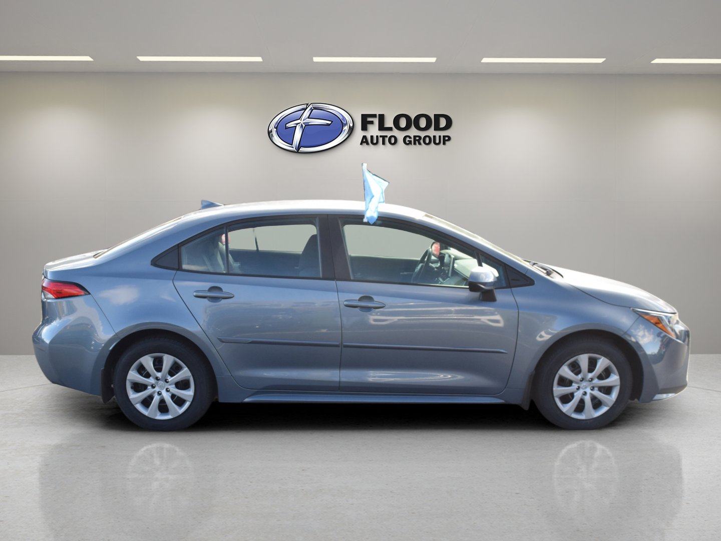 Used 2021 Toyota Corolla LE FWD image 3