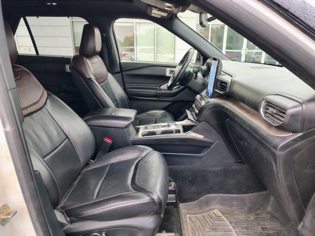 Certified 2020 Ford Explorer Platinum w/ Premium Technology Package AWD/4WD image 15
