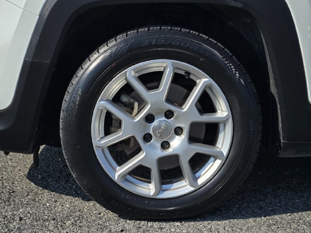 Used 2021 Jeep Renegade Latitude FWD image 10