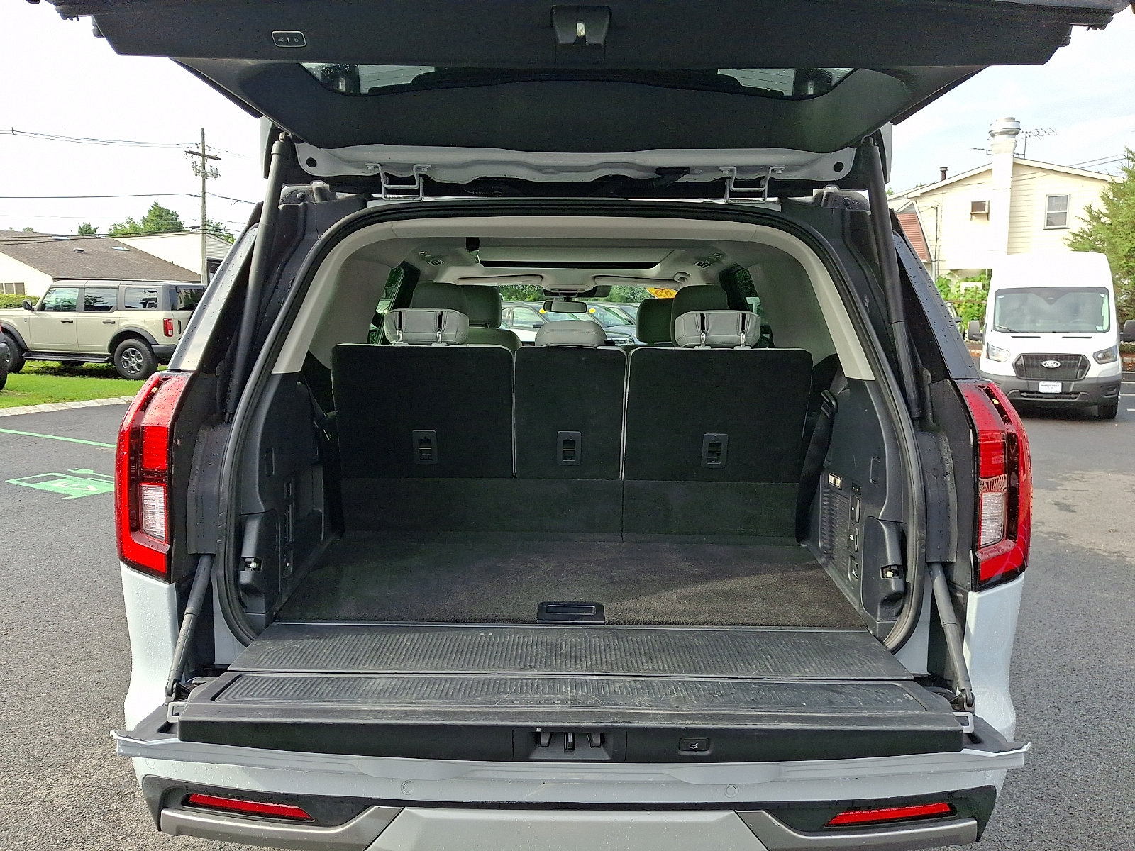 Certified 2025 Ford Expedition Platinum AWD/4WD image 30