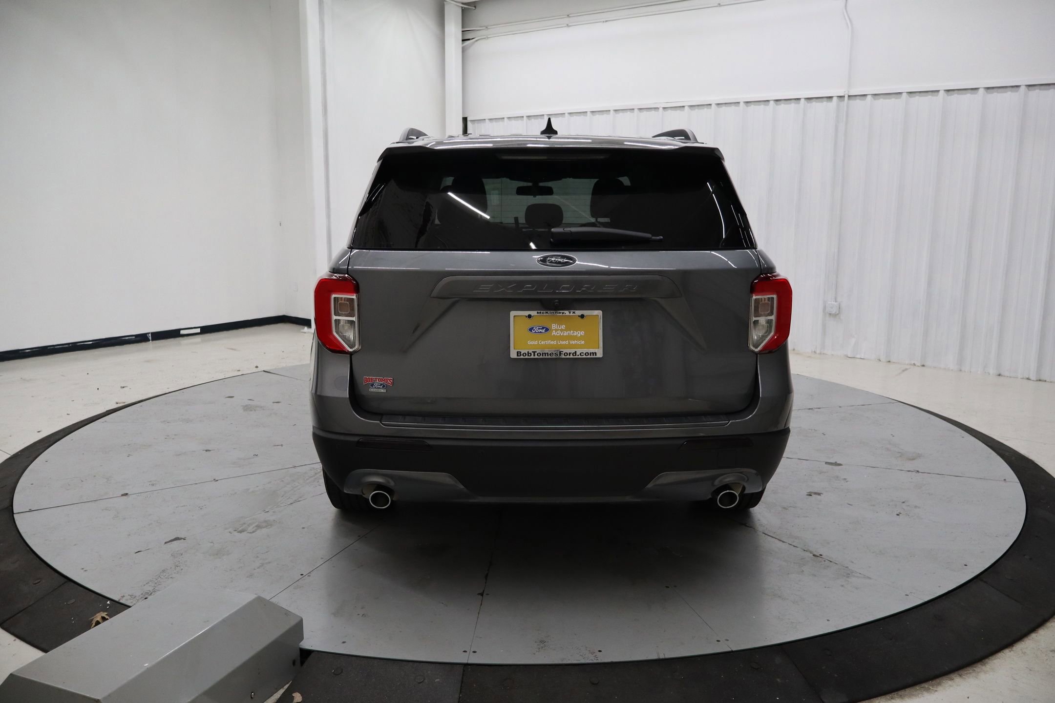 Certified 2022 Ford Explorer XLT w/ Equipment Group 202A image 4