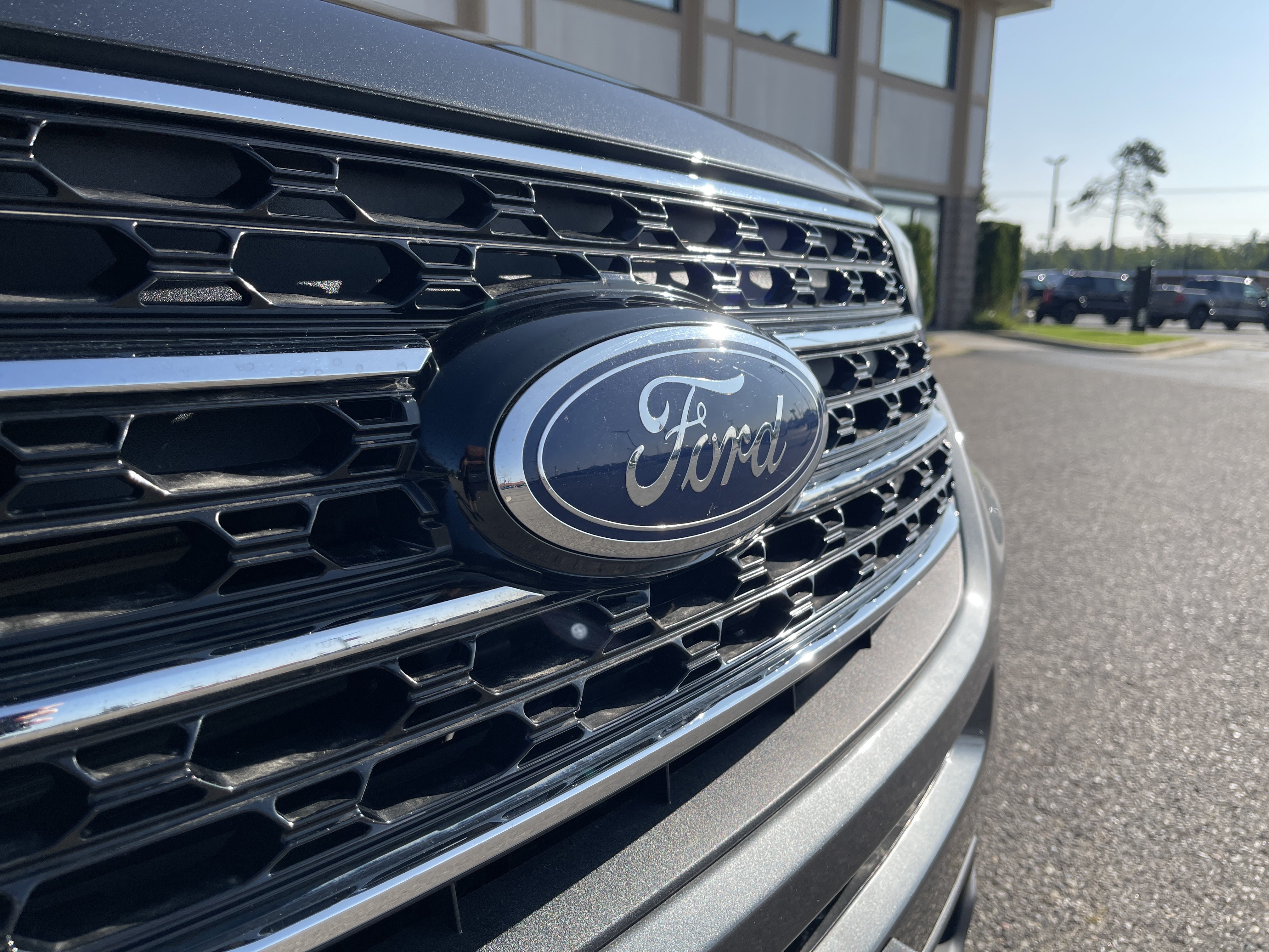 Certified 2020 Ford Explorer XLT w/ Equipment Group 202A AWD/4WD image 28