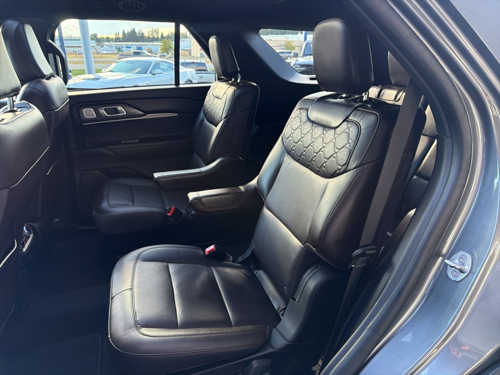 Certified 2025 Ford Explorer Platinum w/ LUX Leather Package AWD/4WD image 39