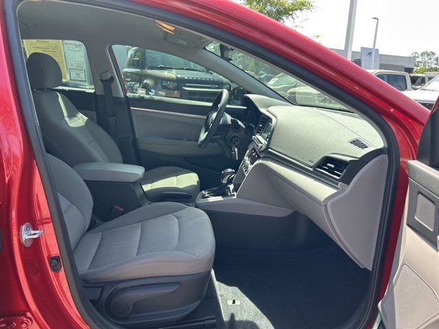 Used 2020 Hyundai Elantra SE w/ Cargo Package (C1) FWD image 17