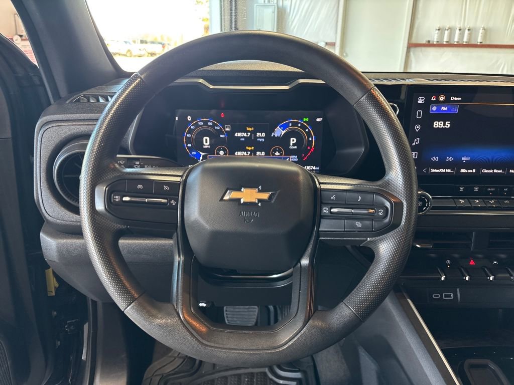 Used 2025 Chevrolet Colorado W/T image 9