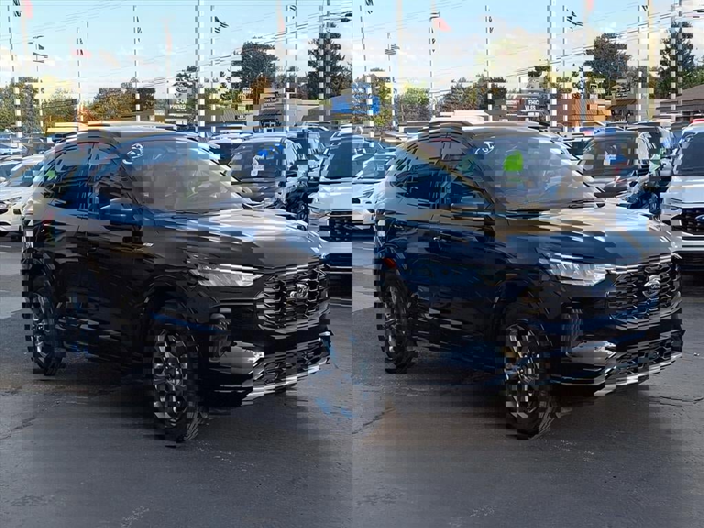 Certified 2023 Ford Escape ST-Line image 5