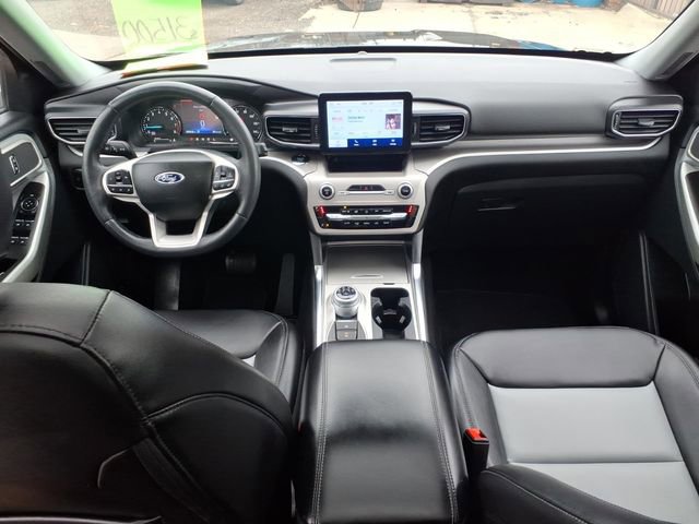 Certified 2023 Ford Explorer XLT w/ Equipment Group 202A image 15