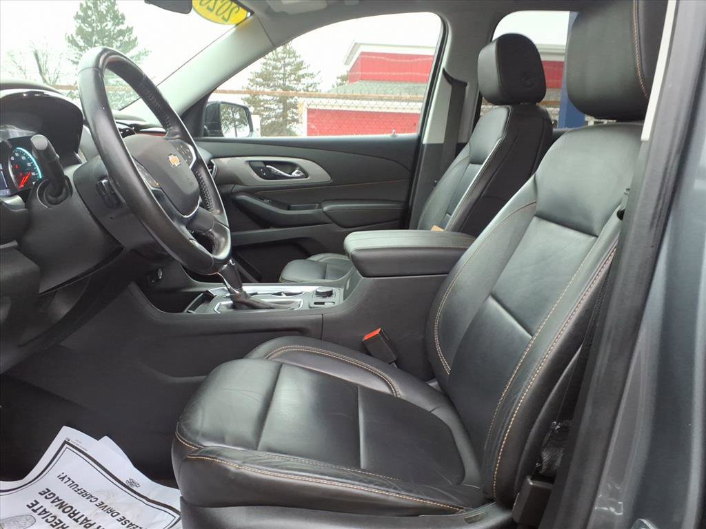 Used 2020 Chevrolet Traverse LT w/ LPO, Blackout Package image 16