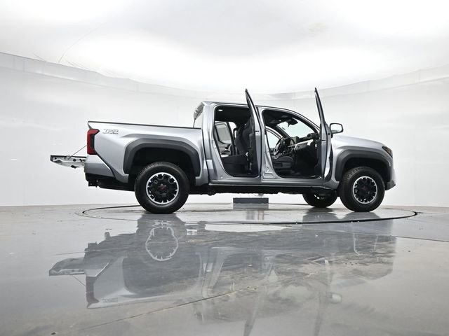 Used 2024 Toyota Tacoma TRD Off-Road AWD/4WD image 55