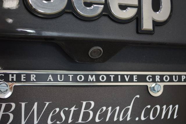 Used 2023 Jeep Renegade Limited w/ Sun/Sound Group AWD/4WD image 15