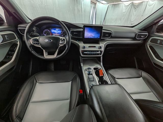 Certified 2023 Ford Explorer XLT w/ Equipment Group 202A AWD/4WD image 8