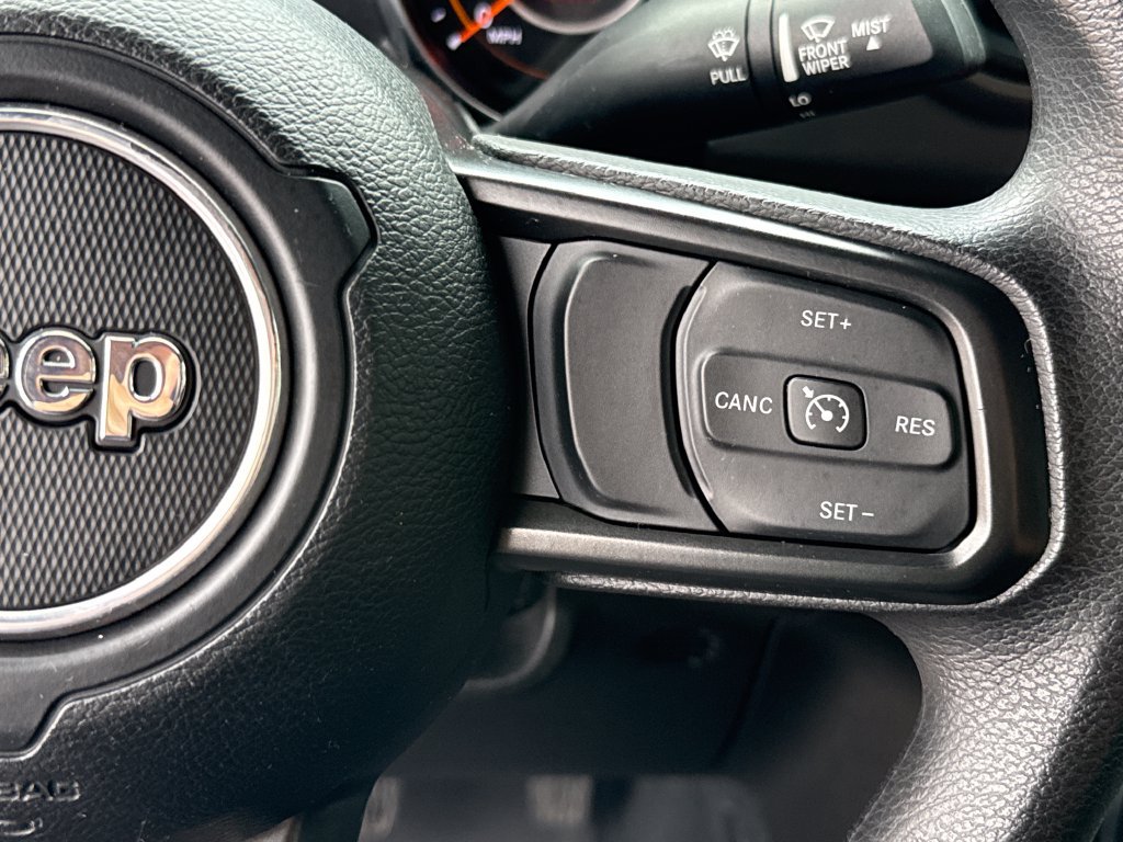 Used 2022 Jeep Gladiator Sport AWD/4WD image 16