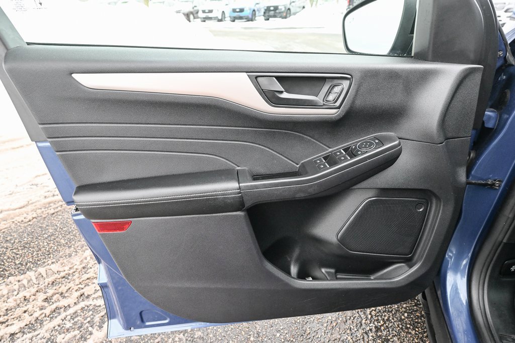 Certified 2022 Ford Escape SE w/ SE Sport Appearance Package image 20