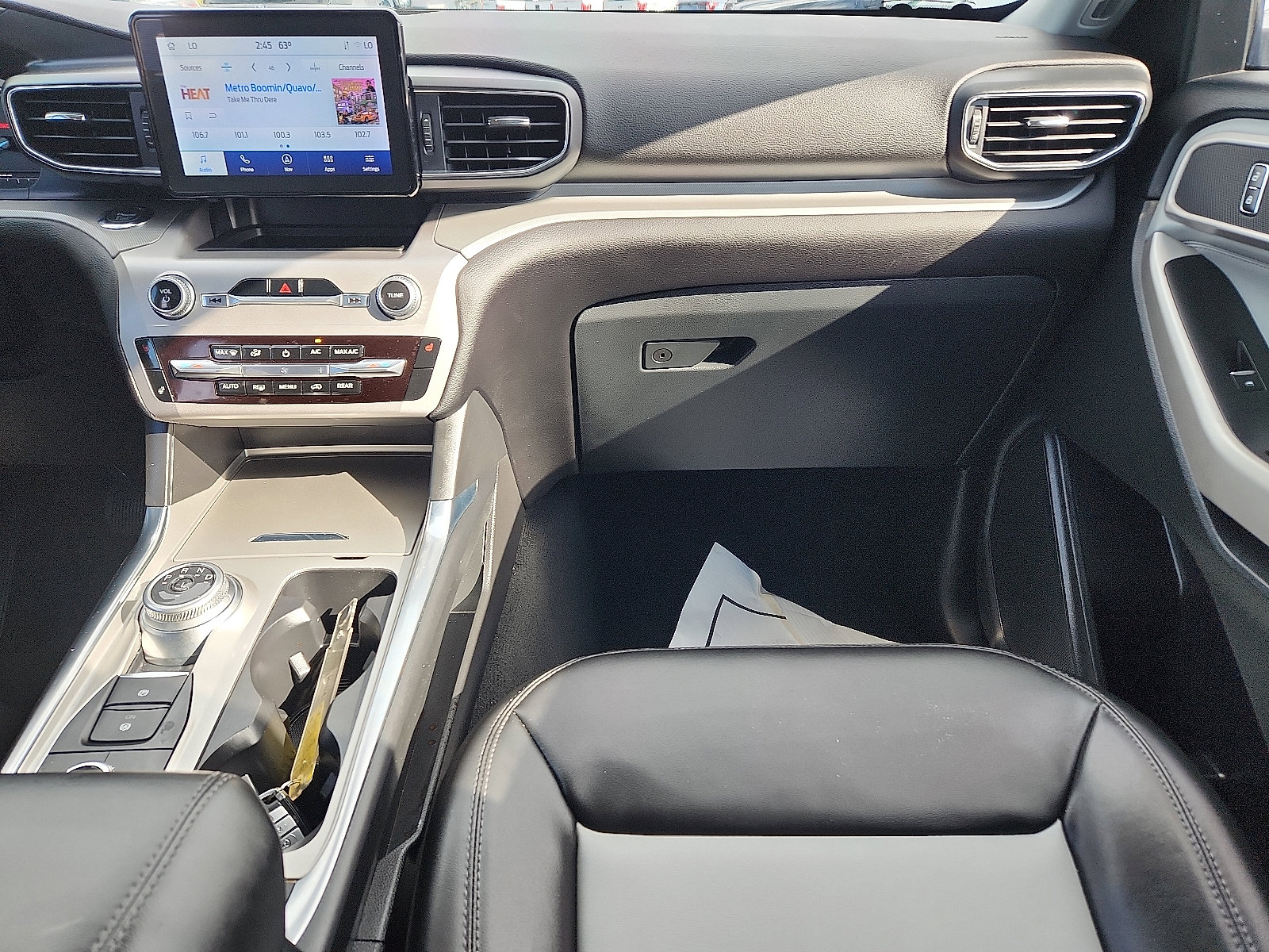 Certified 2022 Ford Explorer XLT w/ Equipment Group 202A image 11