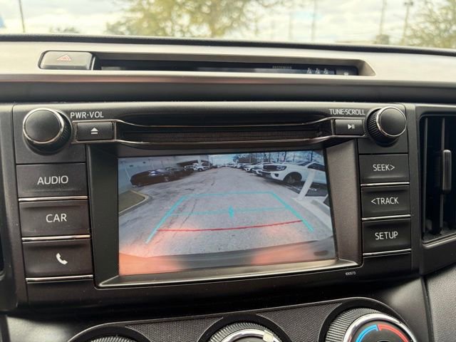 Used 2018 Toyota RAV4 LE image 15