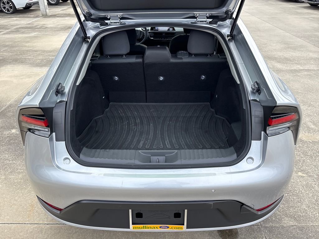 Used 2024 Toyota Prius Limited image 28