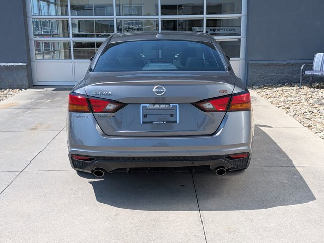 Used 2024 Nissan Altima 2.5 SR w/ SR Premium Package FWD image 5