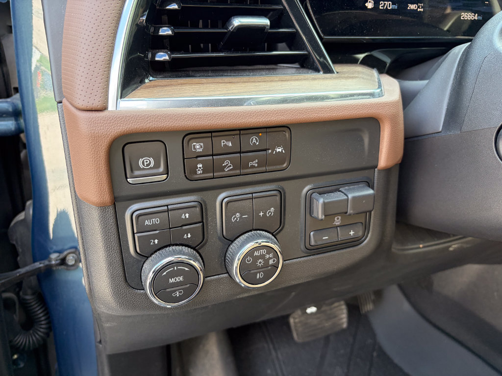 Used 2025 Chevrolet Tahoe High Country AWD/4WD image 12