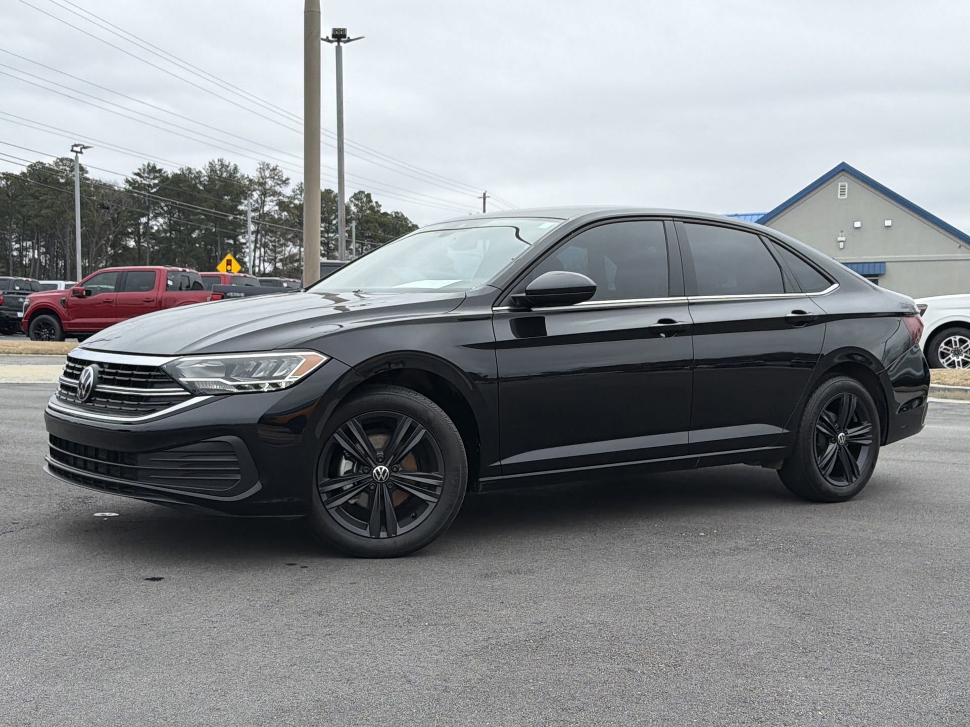 Used 2024 Volkswagen Jetta SE w/ Panoramic Sunroof Package image 7