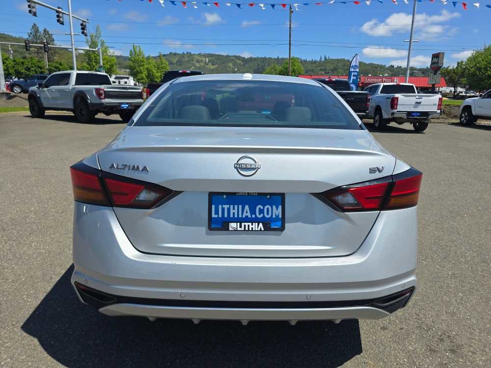 Used 2024 Nissan Altima 2.5 SV FWD image 4