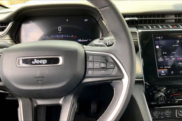 Used 2023 Jeep Grand Cherokee L Laredo RWD image 23