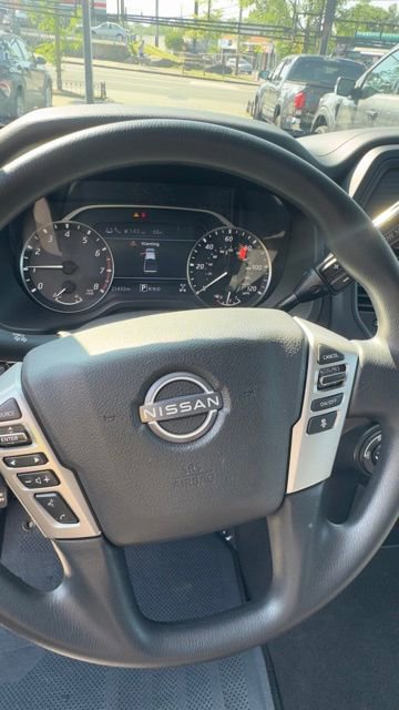 Used 2023 Nissan Titan SV image 15