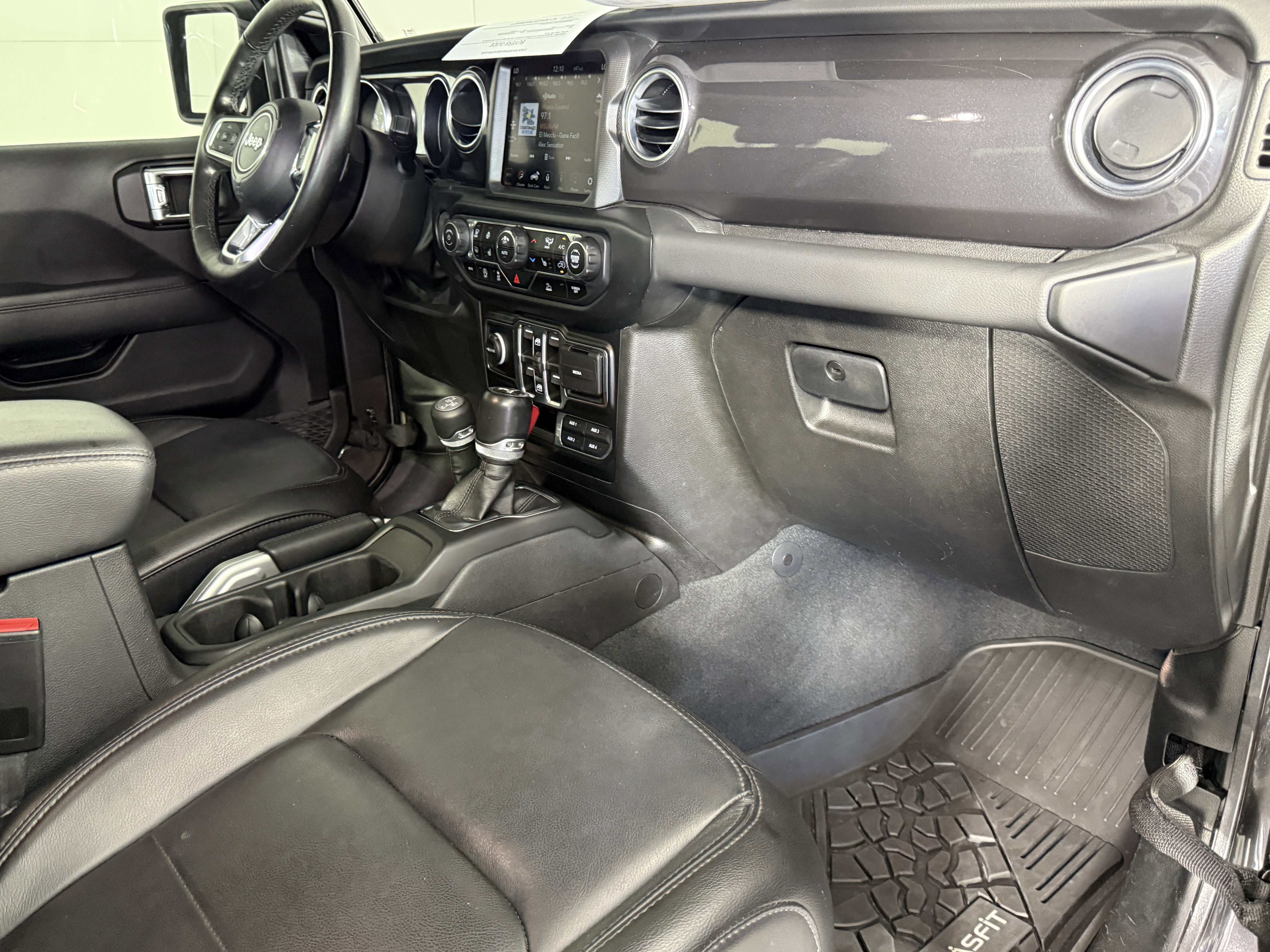 Used 2022 Jeep Wrangler Unlimited Sahara image 10