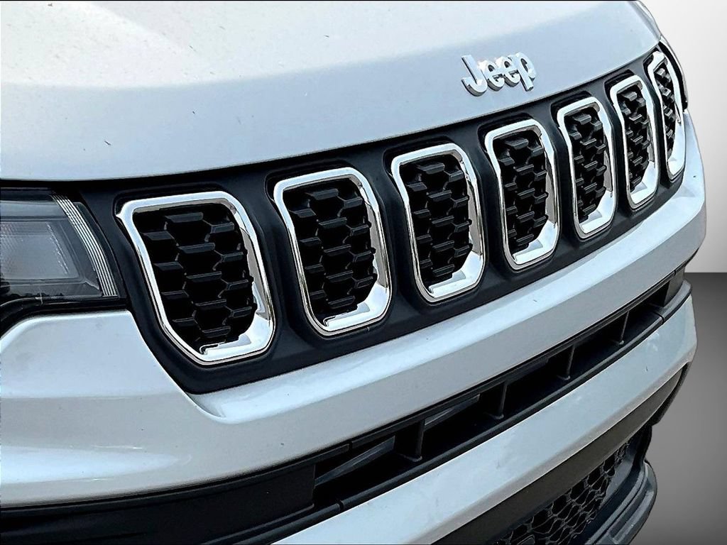 Used 2024 Jeep Compass Latitude AWD/4WD image 33