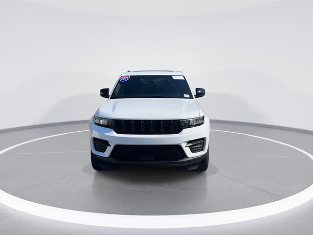 Used 2022 Jeep Grand Cherokee Altitude image 2