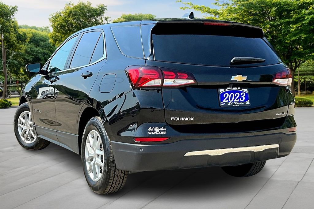 Used 2023 Chevrolet Equinox LT w/ Driver Convenience Package AWD/4WD image 2