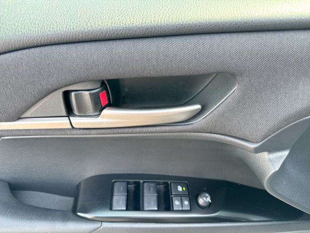 Used 2025 Toyota Camry LE FWD image 13