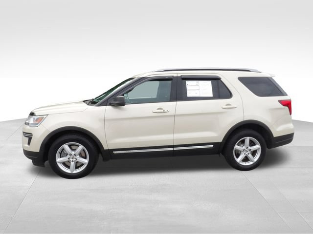 Certified 2018 Ford Explorer XLT FWD image 5