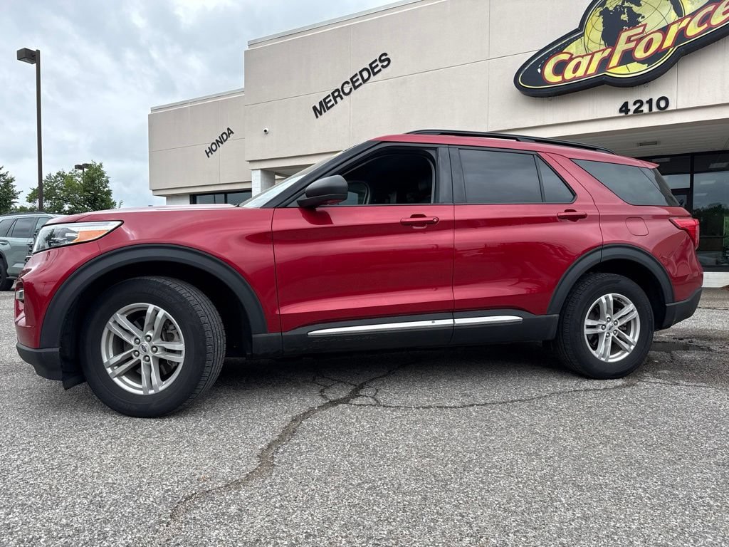 Certified 2024 Ford Explorer XLT w/ Equipment Group 202A AWD/4WD image 7