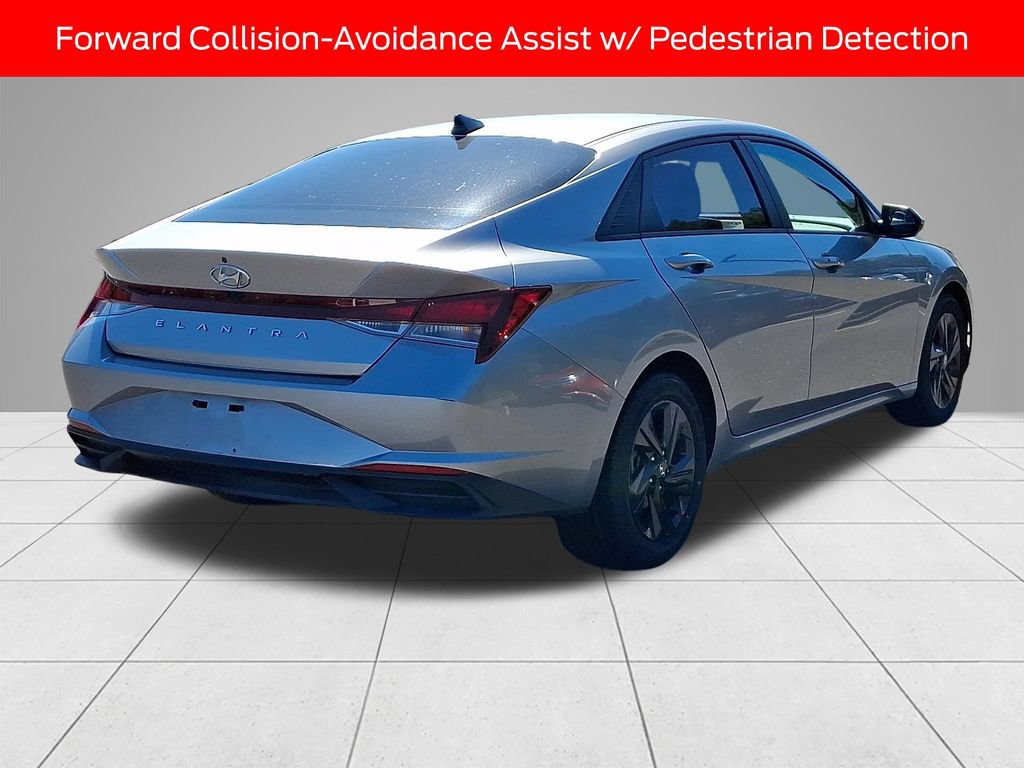 Used 2022 Hyundai Elantra SEL FWD image 4