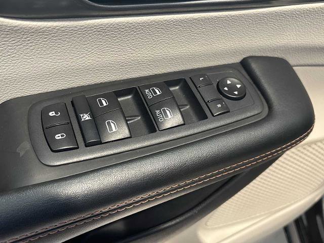 Used 2020 Chrysler Pacifica Touring image 26