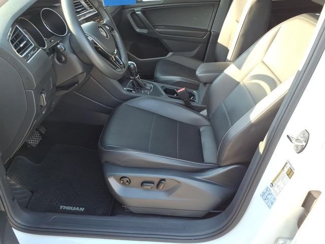 Used 2021 Volkswagen Tiguan SE w/ Panoramic Sunroof Package FWD image 17