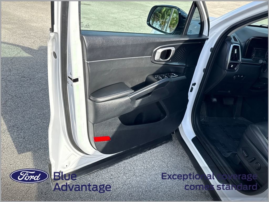 Used 2022 Kia Sorento S image 12