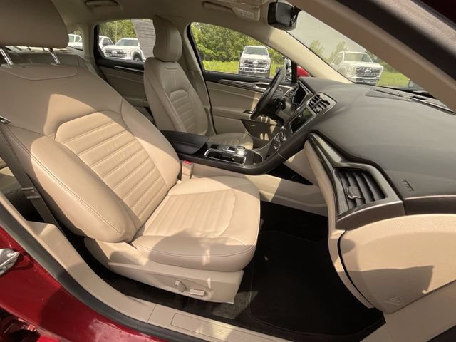 Certified 2017 Ford Fusion SE w/ Fusion SE Technology Package FWD image 25