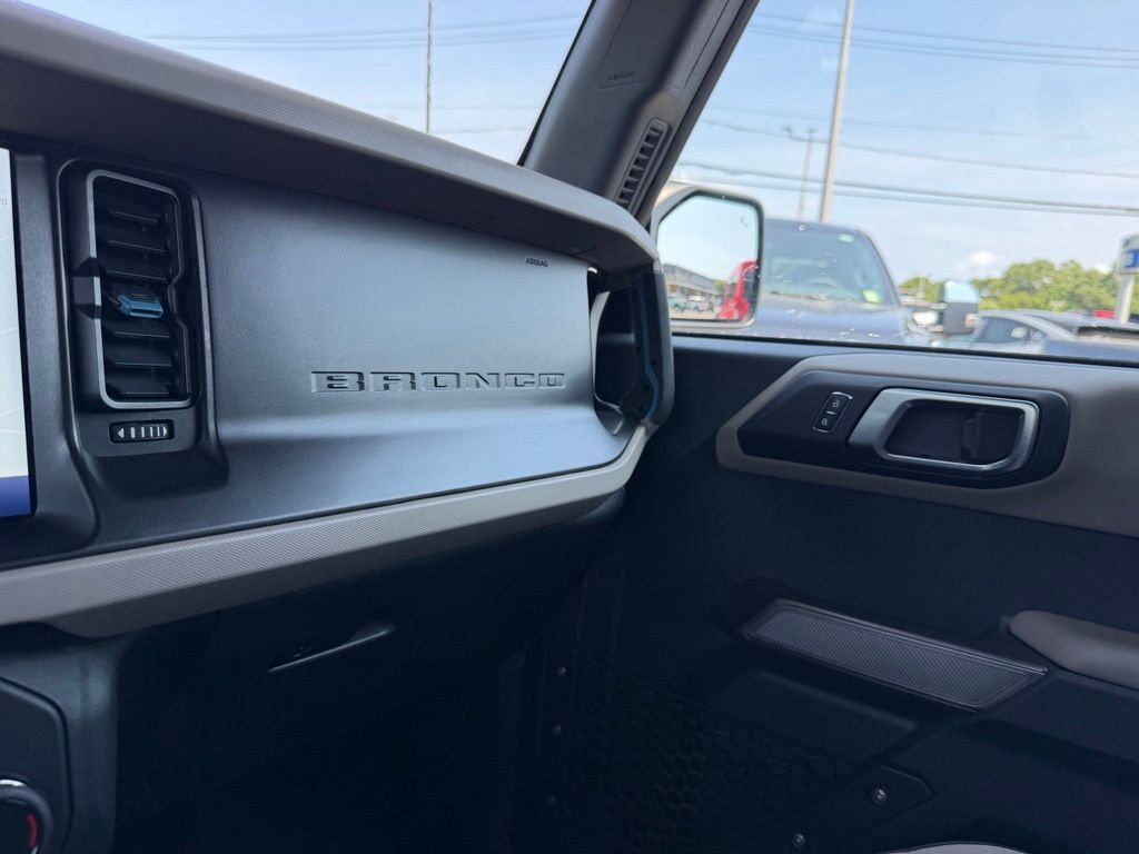 Certified 2022 Ford Bronco Wildtrak AWD/4WD image 30