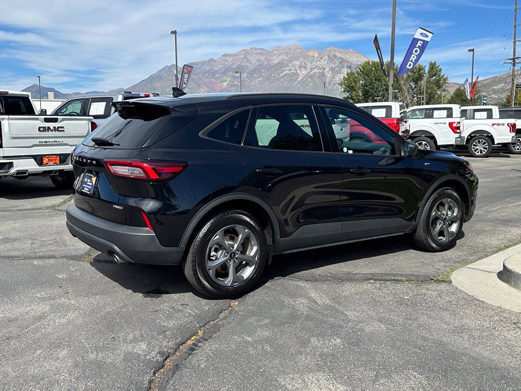 Certified 2025 Ford Escape ST-Line AWD/4WD image 10