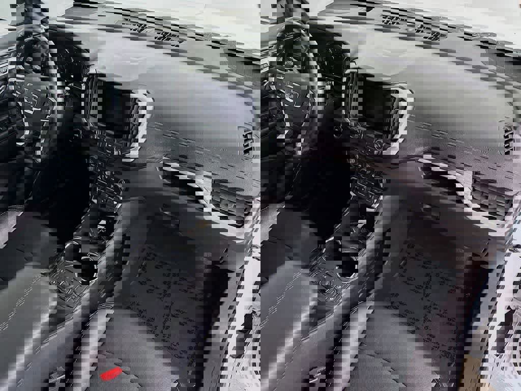 Used 2023 GMC Terrain SLT image 31