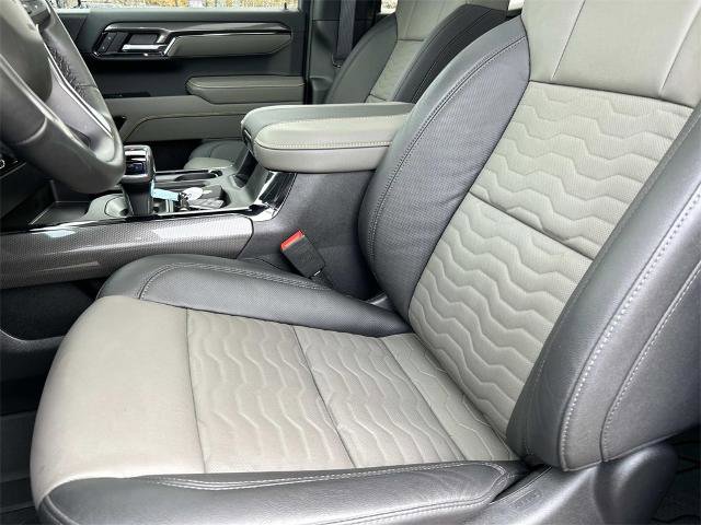 Used 2025 Chevrolet Silverado 1500 ZR2 w/ Technology Package image 29