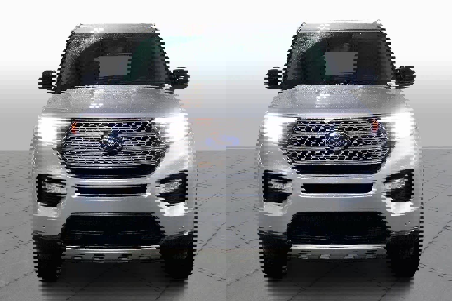 Certified 2022 Ford Explorer Limited w/ Equipment Group 301A image 3