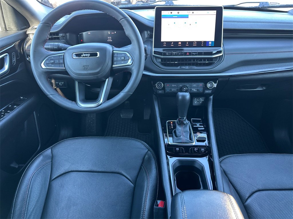Used 2025 Jeep Compass Trailhawk w/ Trailhawk Elite Group image 22