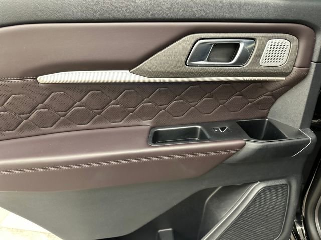 Certified 2025 Ford Explorer Platinum w/ LUX Leather Package image 21