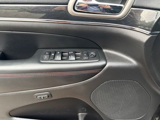 Used 2017 Jeep Grand Cherokee Trailhawk AWD/4WD image 12