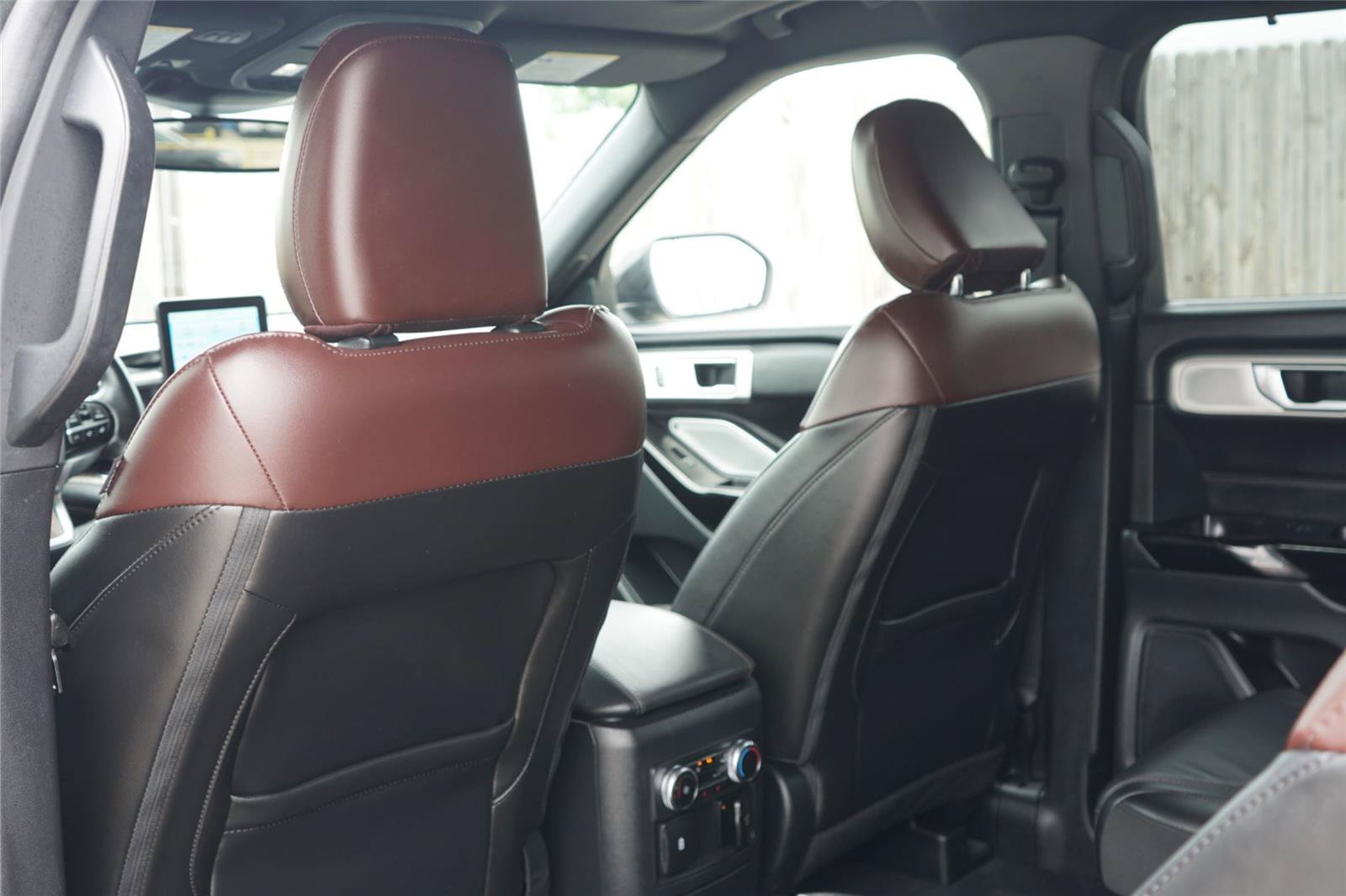Certified 2022 Ford Explorer Platinum w/ Premium Technology Package AWD/4WD image 21