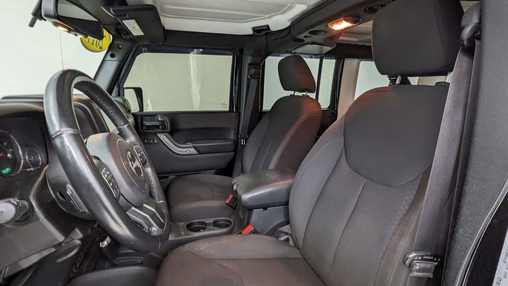 Used 2017 Jeep Wrangler Unlimited Willys image 2