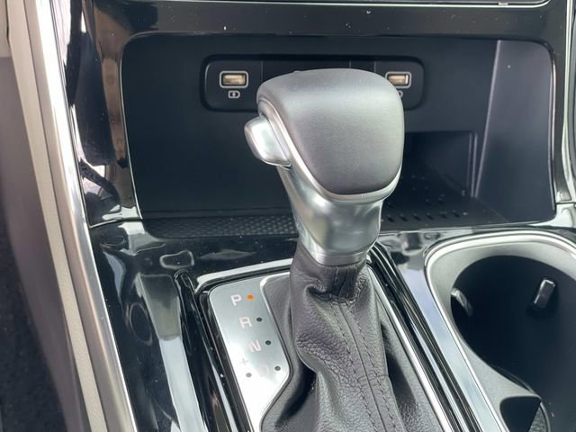 Used 2024 Kia Carnival EX image 15